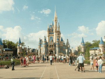 how to save money at disney world